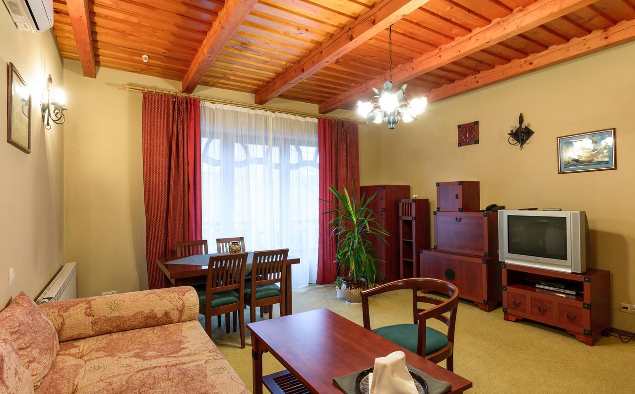 Letuchiy Gollandets Ξενοδοχείο Uzhhorod Εξωτερικό φωτογραφία